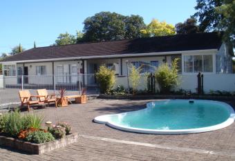 Acorn Estate Motel allows 18 year olds to book a room