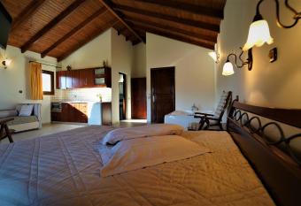 Villa Apollo has Balcony rooms