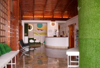 Hotel Lo Monte has Balcony rooms