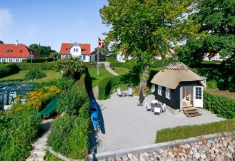 Troense Bed and Breakfast by the sea has Balcony rooms