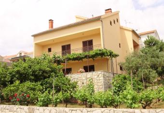 Apartments Dragan has Balcony rooms