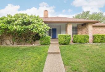 Fun 'n Sun Heated Pool & Gameroom By Fiesta Texas has Balcony rooms