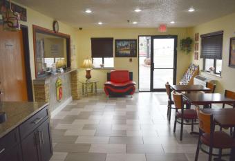 Super 8 by Wyndham Newport News/Jefferson Ave. has Smoking rooms