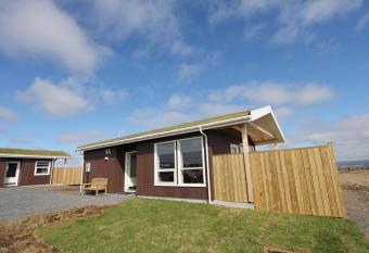 Blue View Cabin 5A With private hot tub allows 18 year olds to book a room