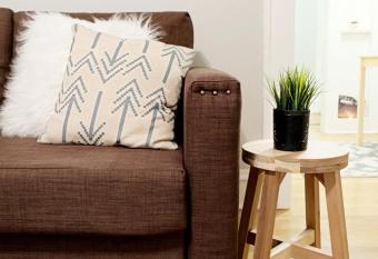 1920s City Retreat Studio Flat allows 18 year olds to book a room