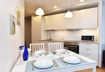 Apartamentai prie j  ros Elija has Balcony rooms