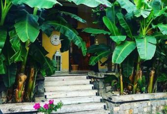 Han Boutique Hotel has Balcony rooms