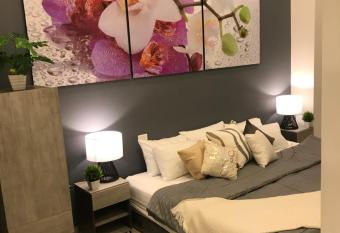 Bahia 79 Apartasuites Cerca al Centro allows 18 year olds to book a room