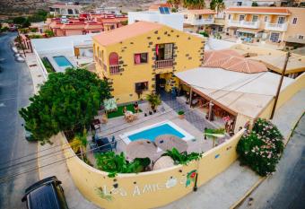 Los Amigos Hostel Tenerife allows 18 year olds to book a room