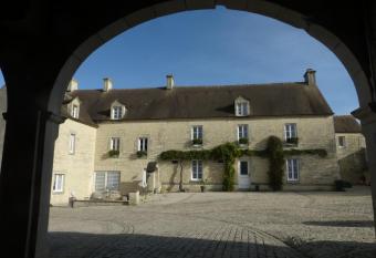 La Charretterie allows 18 year olds to book a room