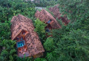 Amor Arenal Adults Friendly allows 18 year olds to book a room