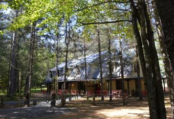 Auberge le Cosy allows 18 year olds to book a room