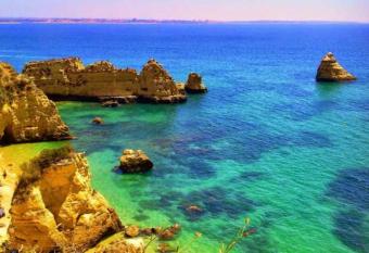 Porto de M  s Apartment allows 18 year olds to book a room