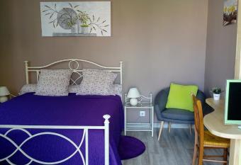 Les mouettes has Balcony rooms