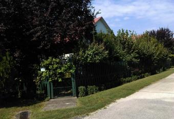 Fesztiv  l Nyaral  h  z allows 18 year olds to book a room