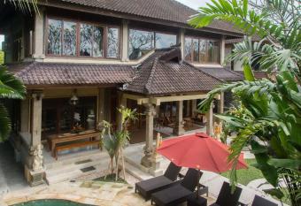 Lily Lane Villas allows 18 year olds to book a room