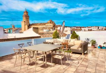 Casa Tur  stica San Agust  n allows 18 year olds to book a room