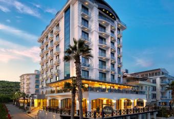 Ayvalik Cinar Hotel has Balcony rooms