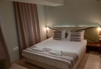 Modern Inn Suites allows 18 year olds to book a room