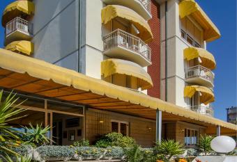 Hotel Alk has Balcony rooms