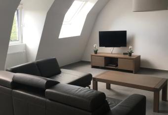 Casa Akuta Airport Flat allows 18 year olds to book a room