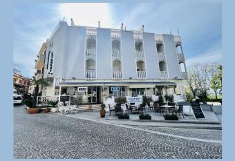 B&B Everest Bar Ristorantino has Balcony rooms