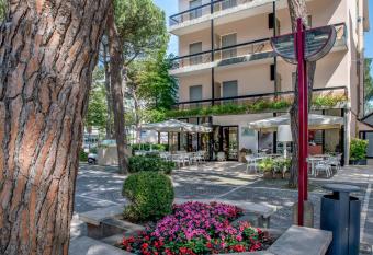 Hotel Morotti has Balcony rooms