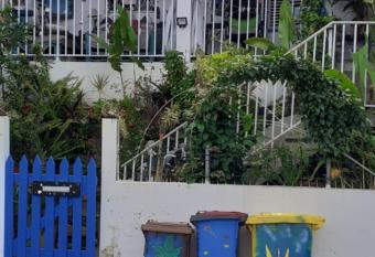 Chambre d h  te la Calebasse allows 18 year olds to book a room