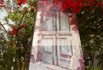 Ifigenia s Rooms has Balcony rooms