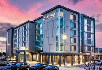 Courtyard by Marriott Burlington allows 18 year olds to book a room