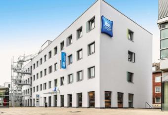 ibis budget Aachen City allows 18 year olds to book a room