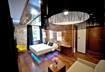 Jupiter Luxury Hotel has Balcony rooms