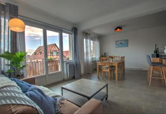 Au Berceau des Cigognes has Balcony rooms