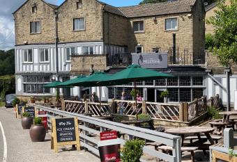 Millstone Country Inn allows 18 year olds to book a room