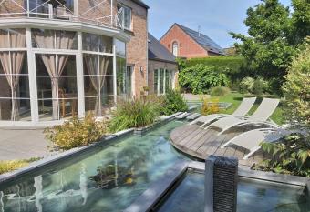 Le Mont Saint Roch , chambre d h  tes, B&B allows 18 year olds to book a room