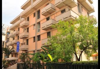 Hotel Miriam allows 18 year olds to book a room