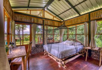 La Bambouseraie has Balcony rooms