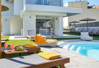 Elia Kalamaki Hotel has Balcony rooms