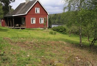   sen allows 18 year olds to book a room