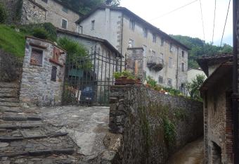 Affittacamere Ferrari has Balcony rooms