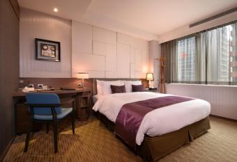 Green World Mai - NanJing allows 18 year olds to book a room