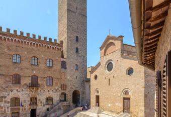 Sangi Studio Apartment - with amazing view of the Duomo allows 18 year olds to book a room