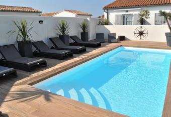 Fleur de R   has Balcony rooms