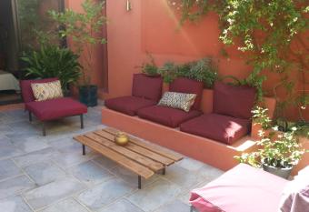 Les Chambres de l Abbaye has Balcony rooms