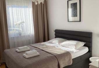 Apartament Trzech Stolic has Balcony rooms