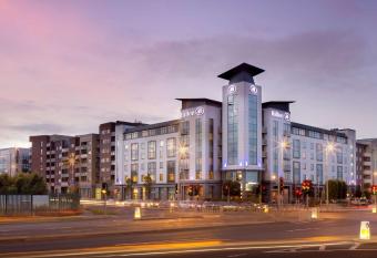 Hilton Dublin Airport allows 18 year olds to book a room