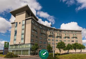 Aspect Hotel Park West allows 18 year olds to book a room