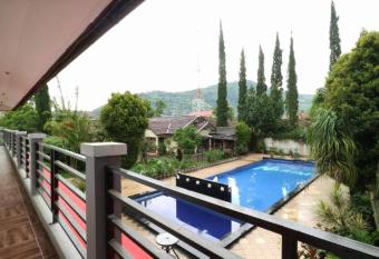 Narima Resort Hotel has Balcony rooms