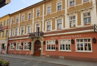 Hotel Sachsenhof allows 18 year olds to book a room