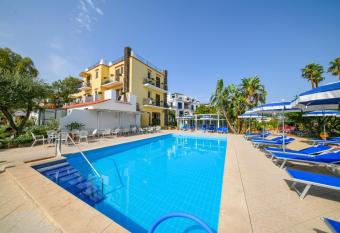 Hotel Terme Principe allows 18 year olds to book a room